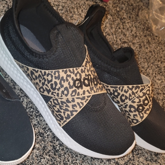 WOMENS BRAND NAME SHOES- SIZE 11- CHOOSE 1 COLOR-$30 OR $80 FOR ALL 4 - Picture 3 of 10